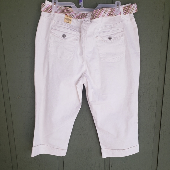 Cari's - Picture 2 of 3